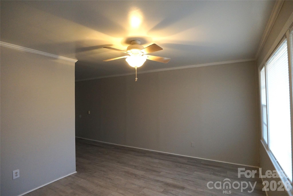435 Arlington Circle Nw - Photo 1