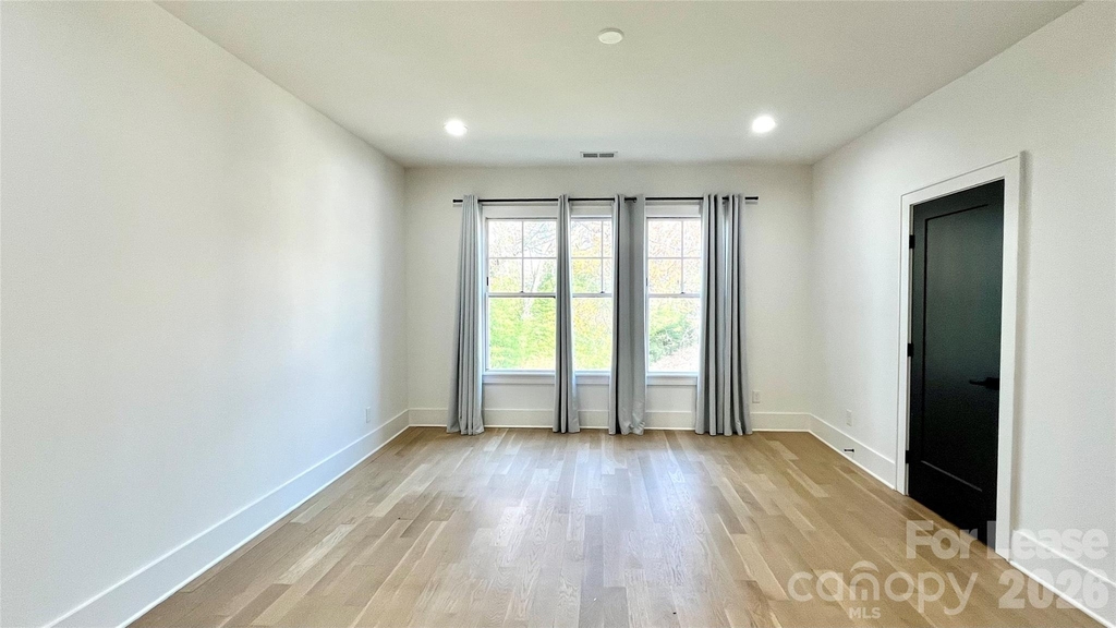610 West Boulevard - Photo 4