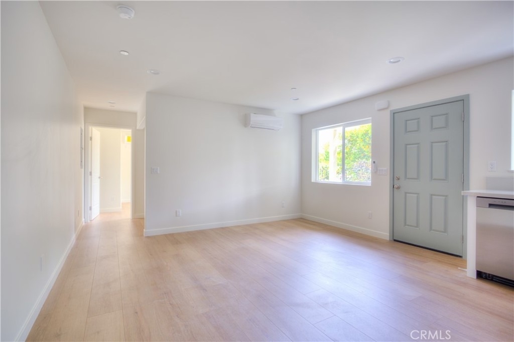 1806 8th St - Photo 4