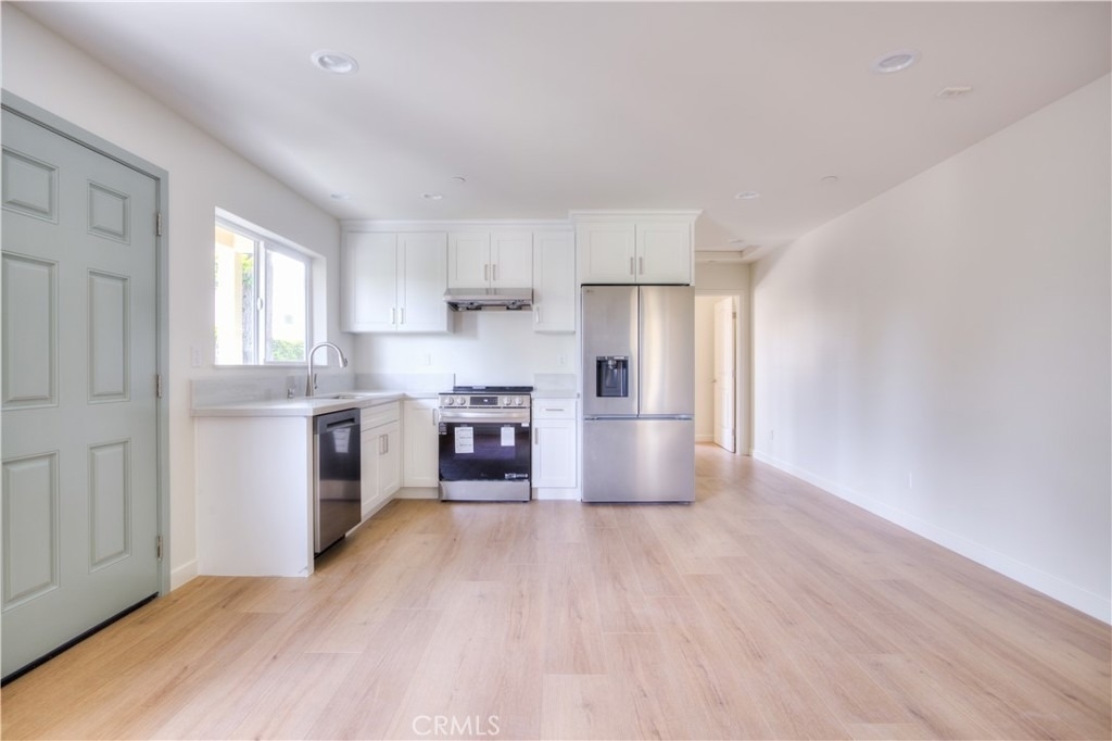 1806 8th St - Photo 5
