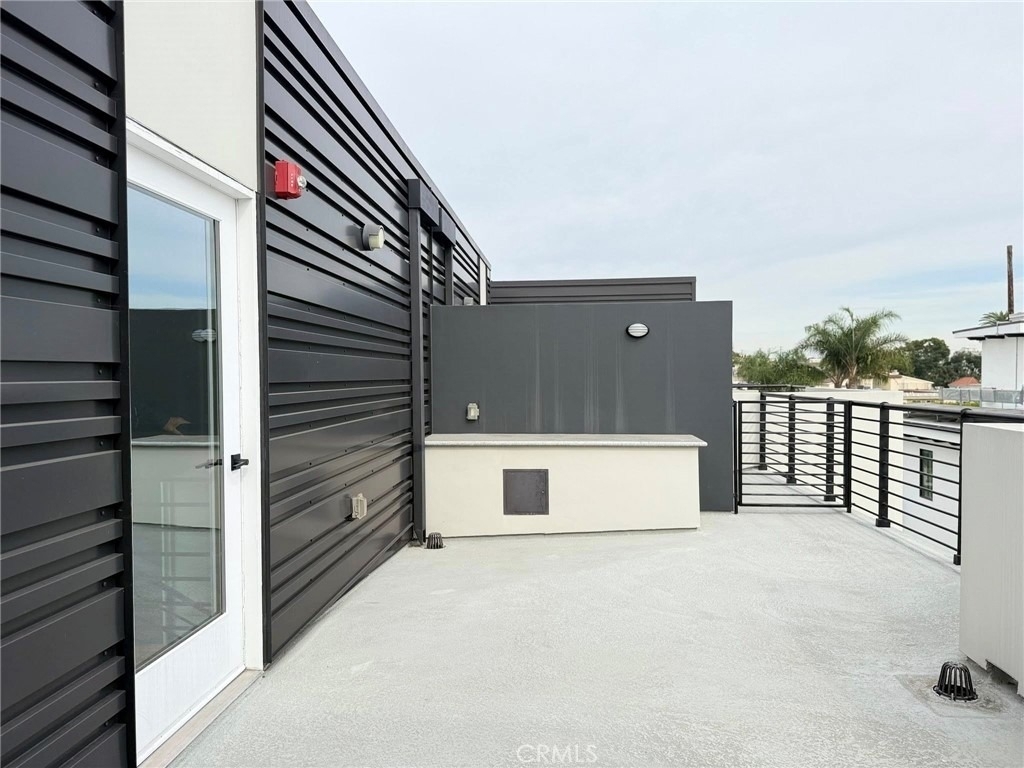 1729 S Barrington - Photo 17
