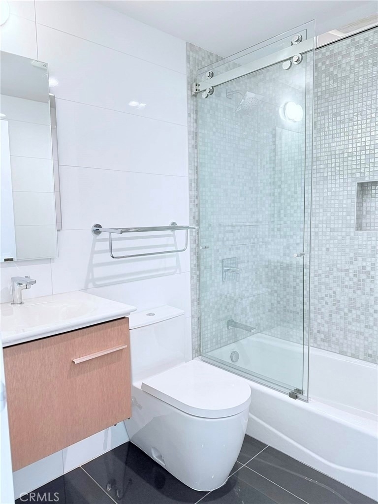 1729 S Barrington - Photo 14
