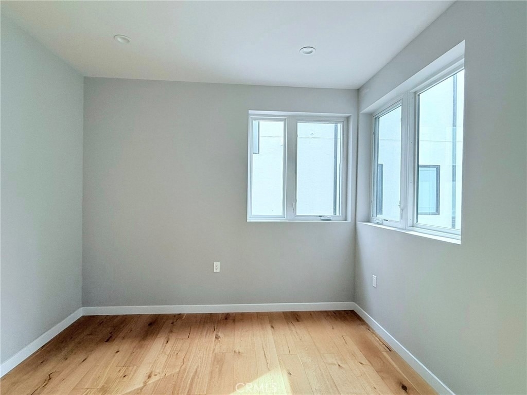 1729 S Barrington - Photo 13