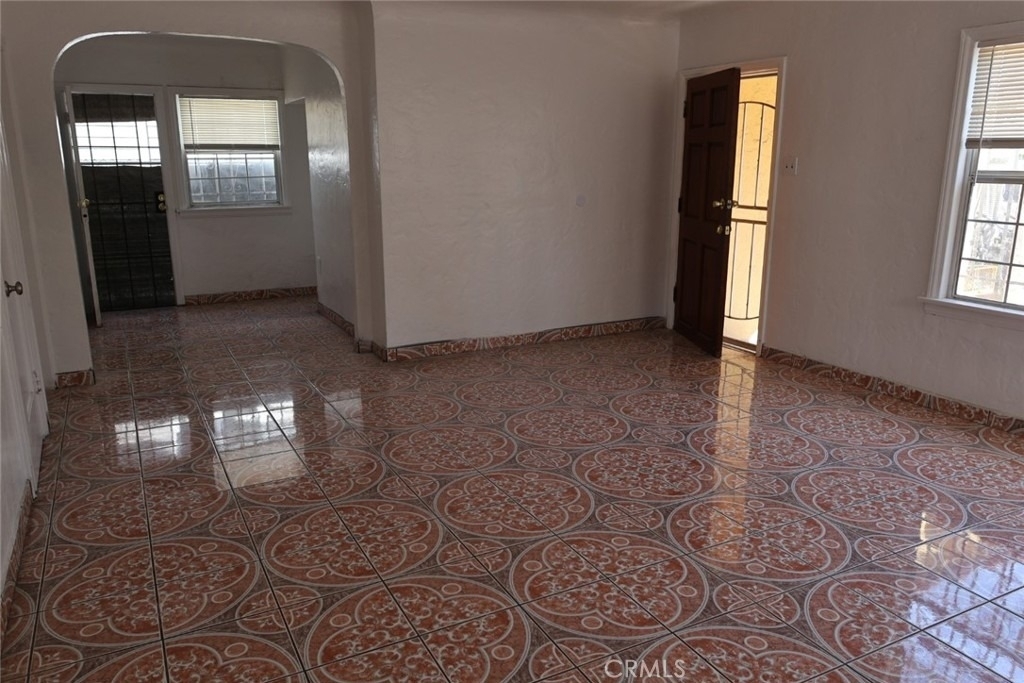 1229 E 59th - Photo 7