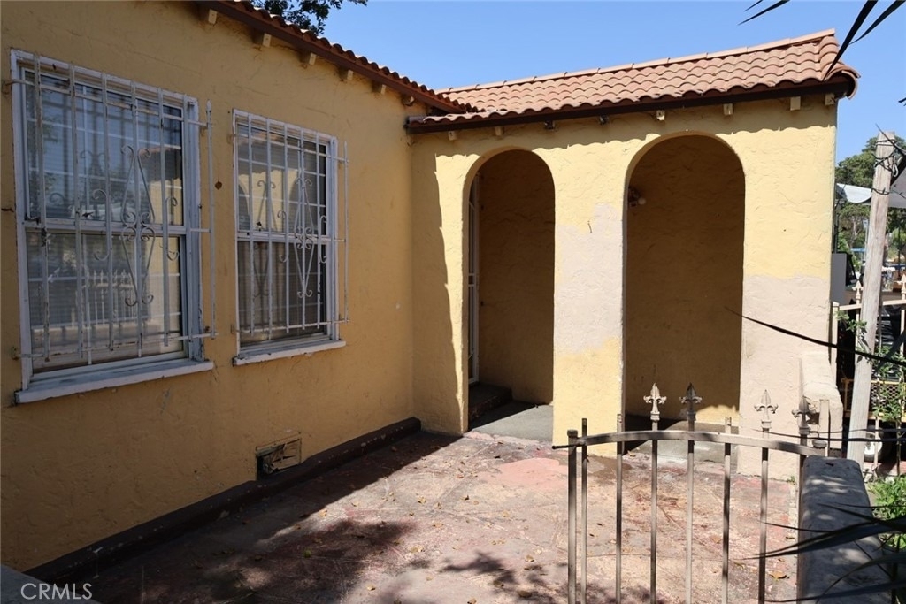 1229 E 59th - Photo 3