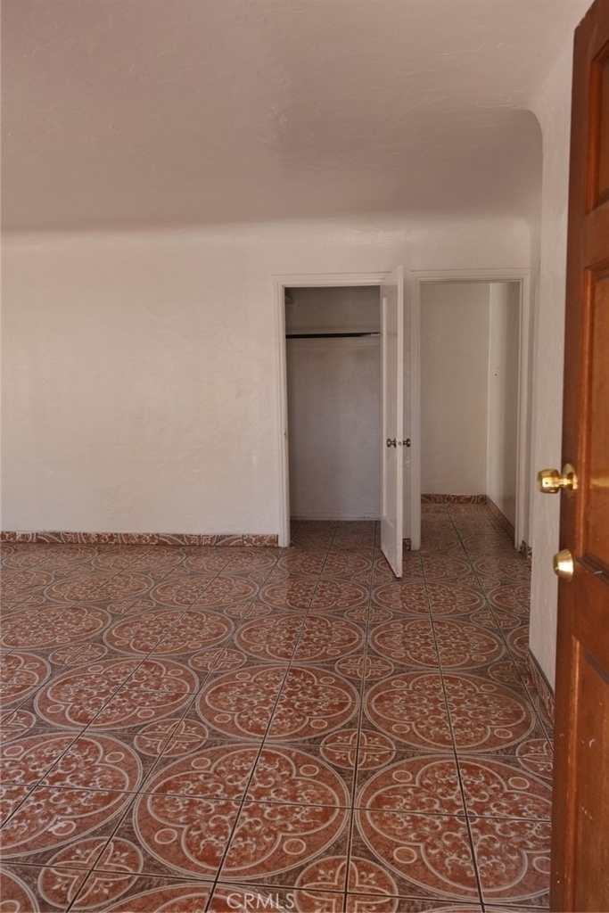 1229 E 59th - Photo 5