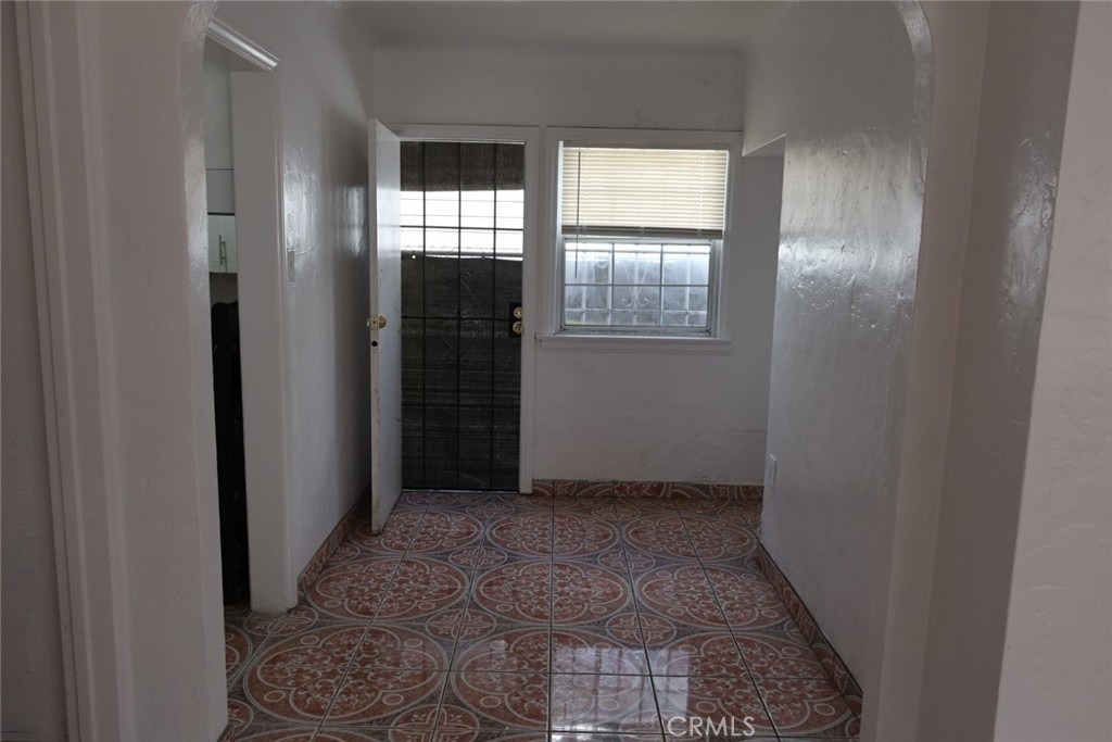 1229 E 59th - Photo 8