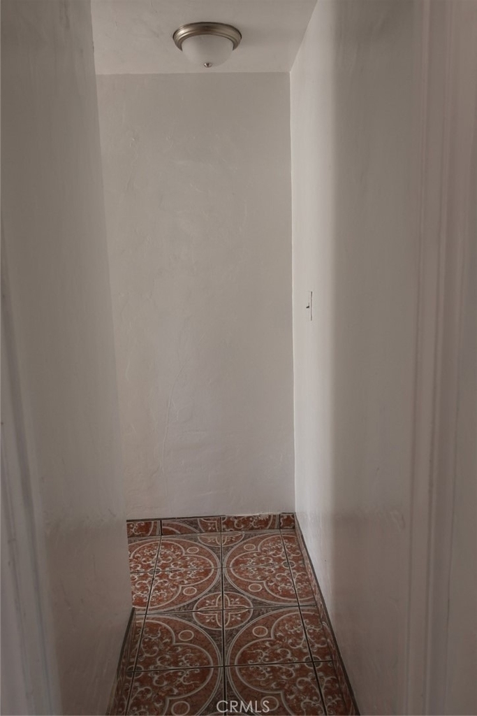 1229 E 59th - Photo 10