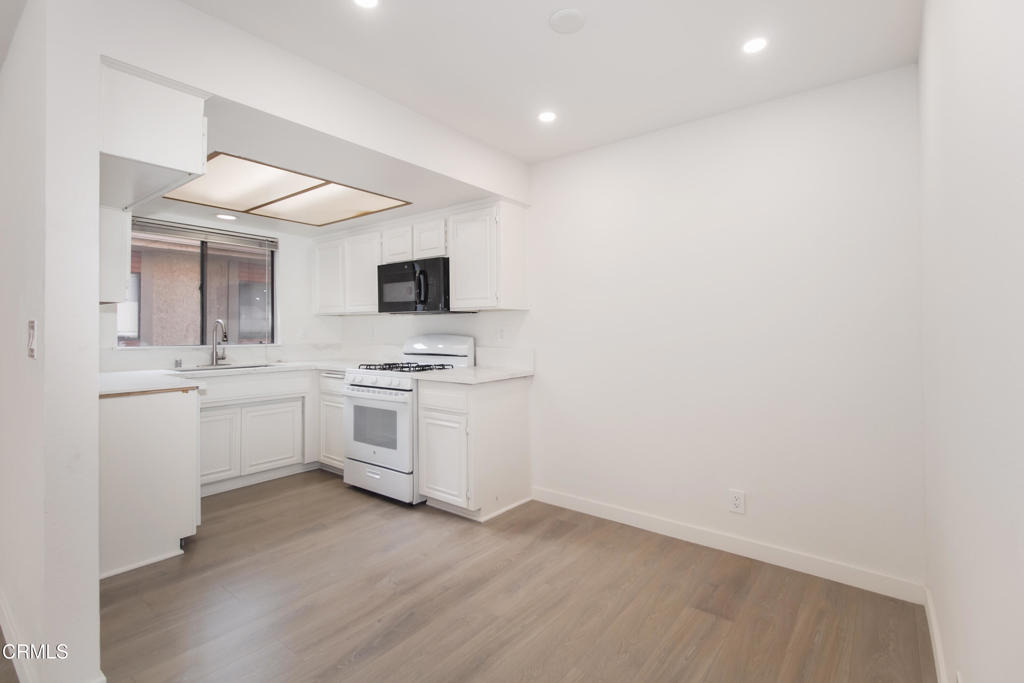 1169 Rosedale Avenue - Photo 5