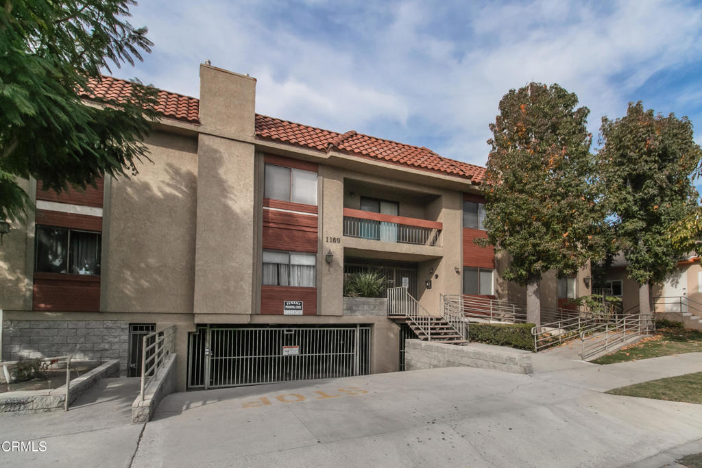 1169 Rosedale Avenue - Photo 0