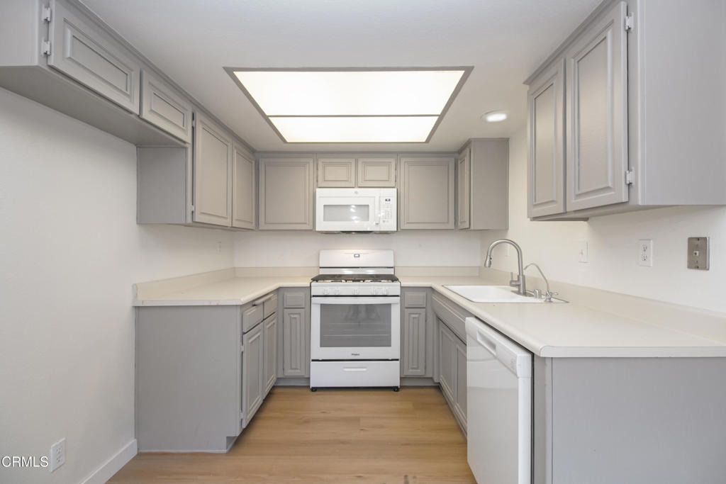 1169 Rosedale Avenue - Photo 4