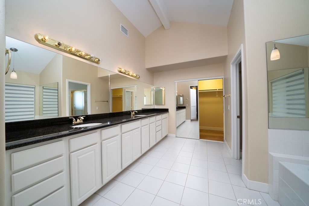 34 Columbus - Photo 18