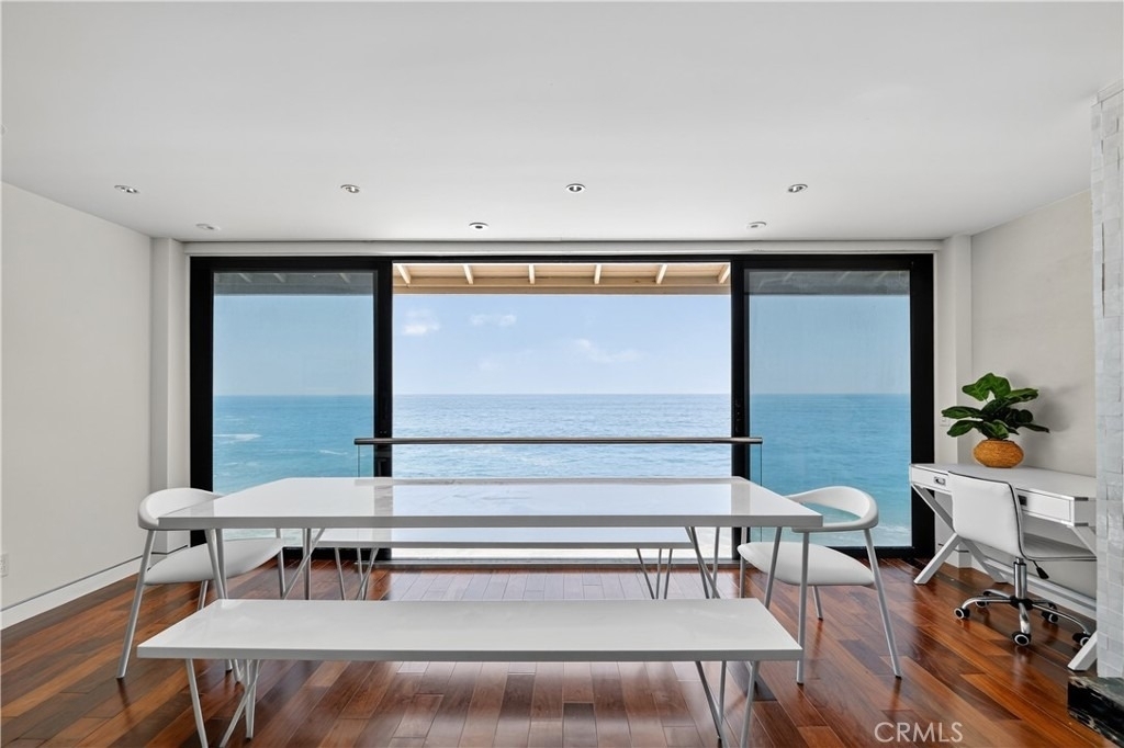 102 Blue Lagoon - Photo 2
