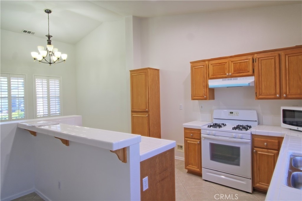 28422 Belleterre Avenue - Photo 5