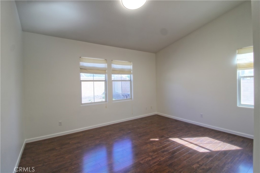 28422 Belleterre Avenue - Photo 8