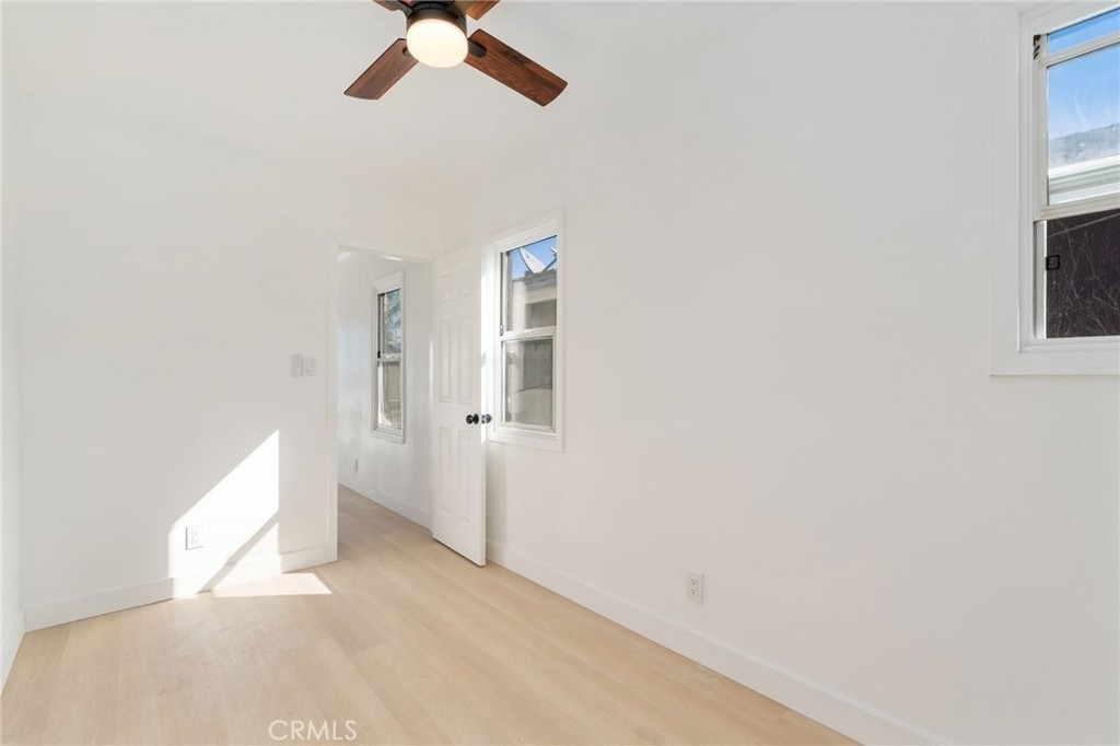 242 1/2 E 84 Th - Photo 3