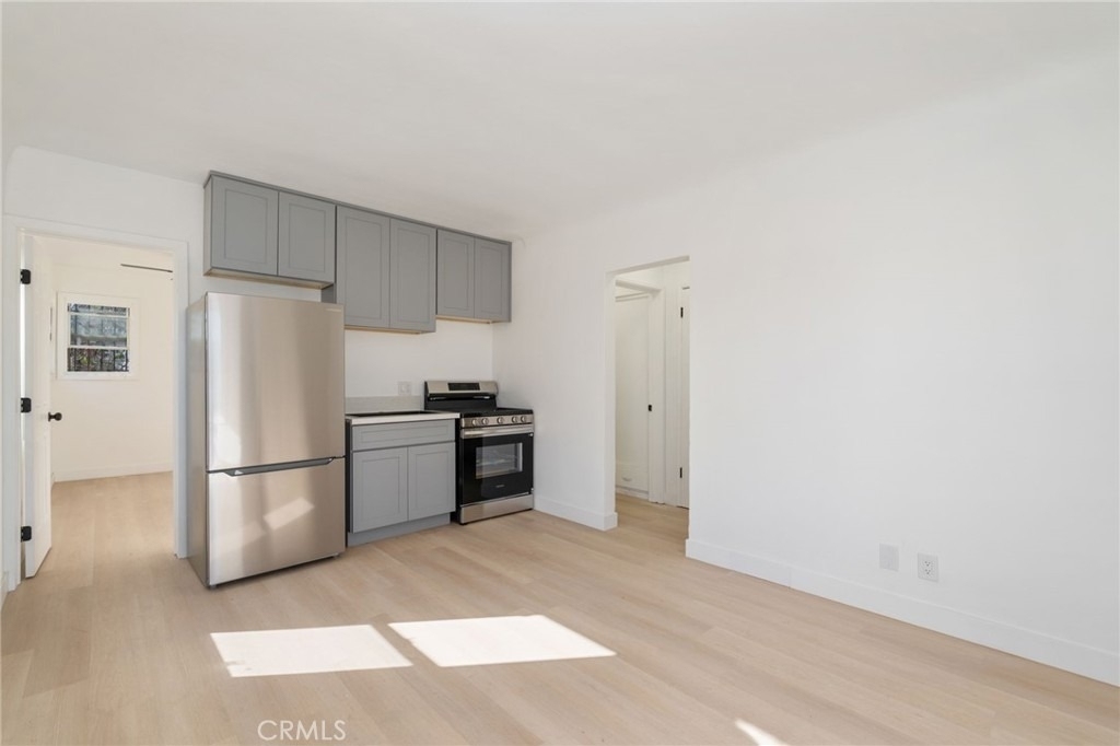 242 1/2 E 84 Th - Photo 1