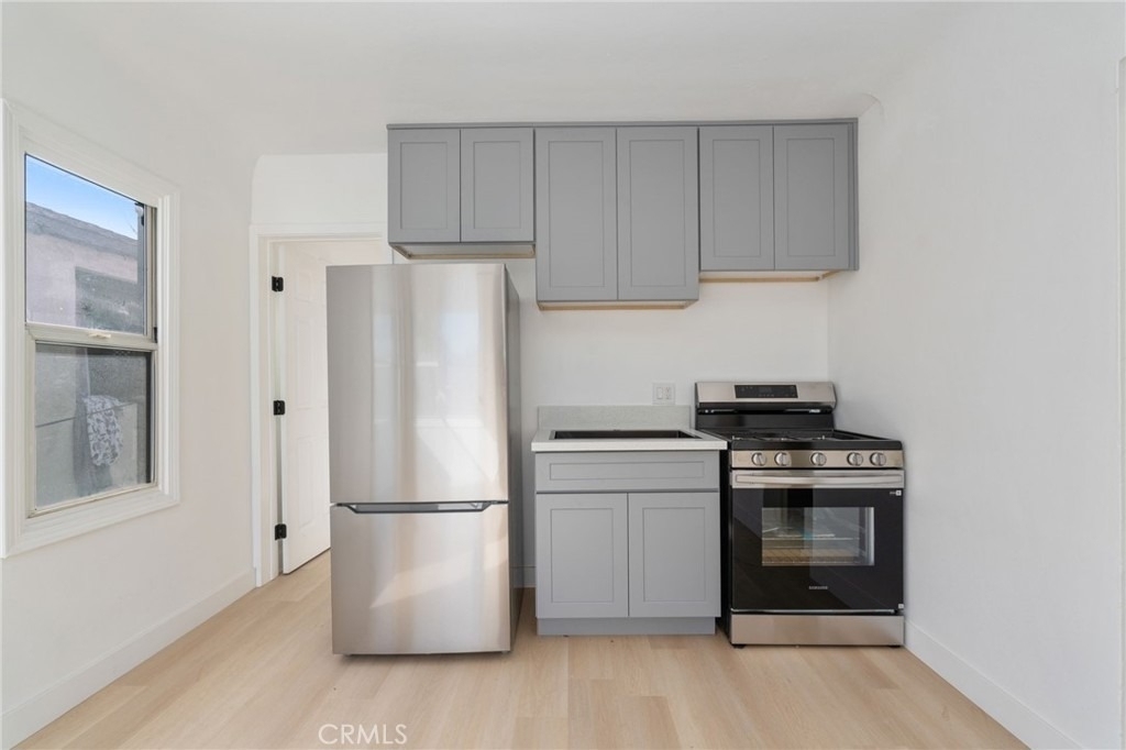 242 1/2 E 84 Th - Photo 0