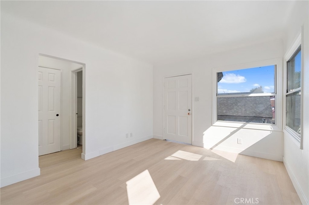 242 1/2 E 84 Th - Photo 4