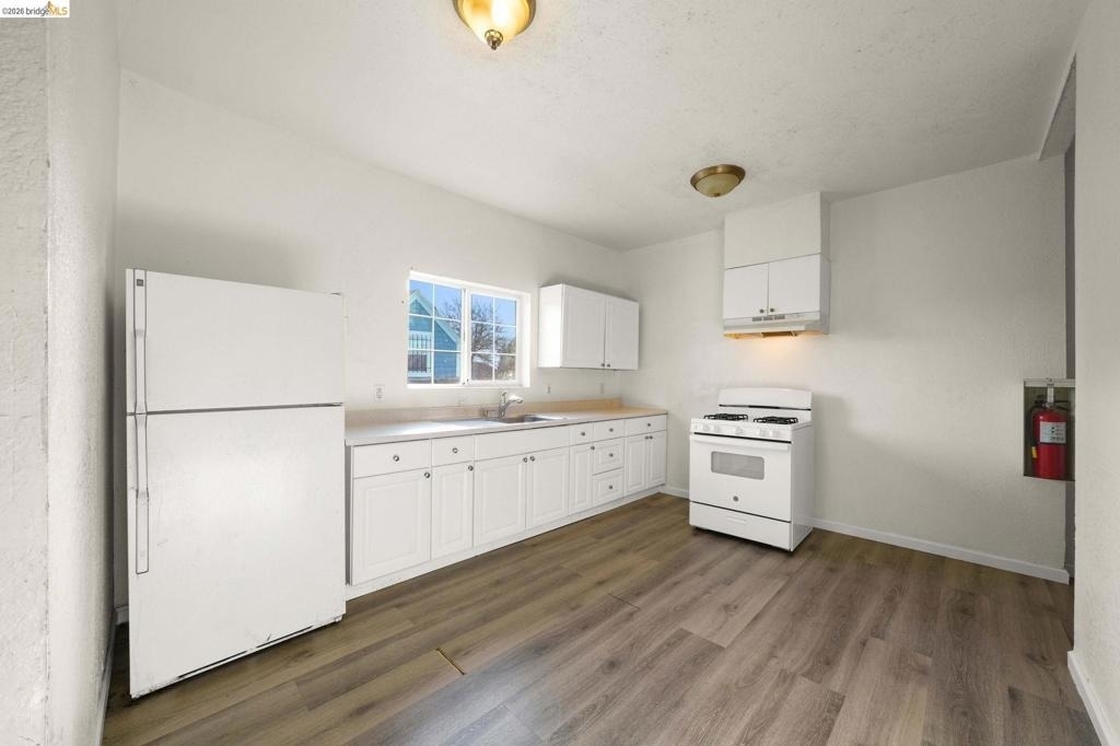 203 Bissell Ave - Photo 0