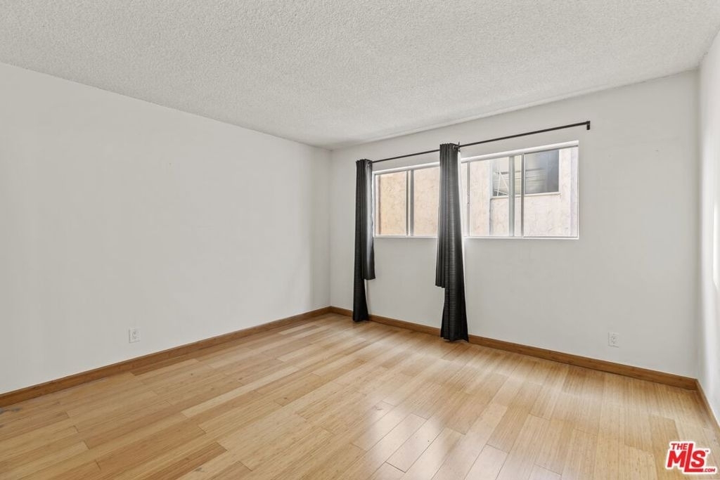 1033 6th Street - Photo 11