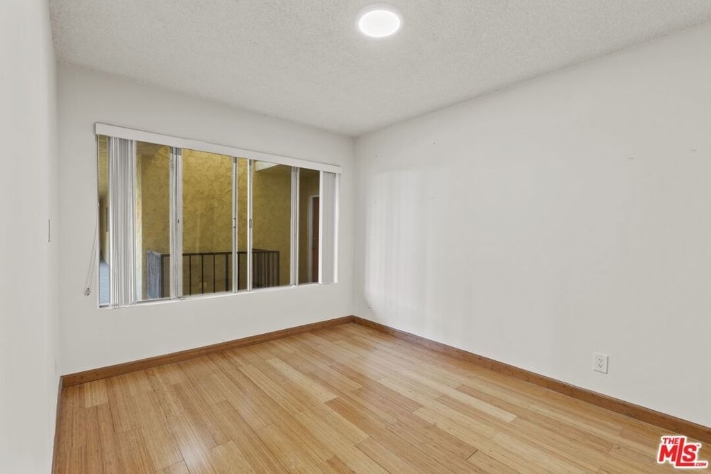1033 6th Street - Photo 7