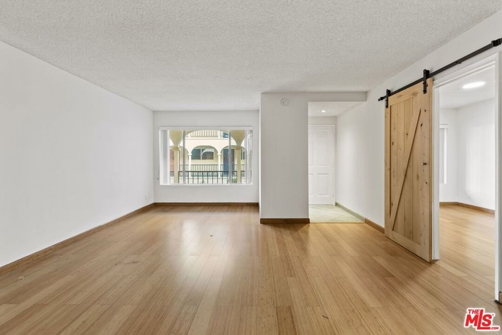 1033 6th Street - Photo 5