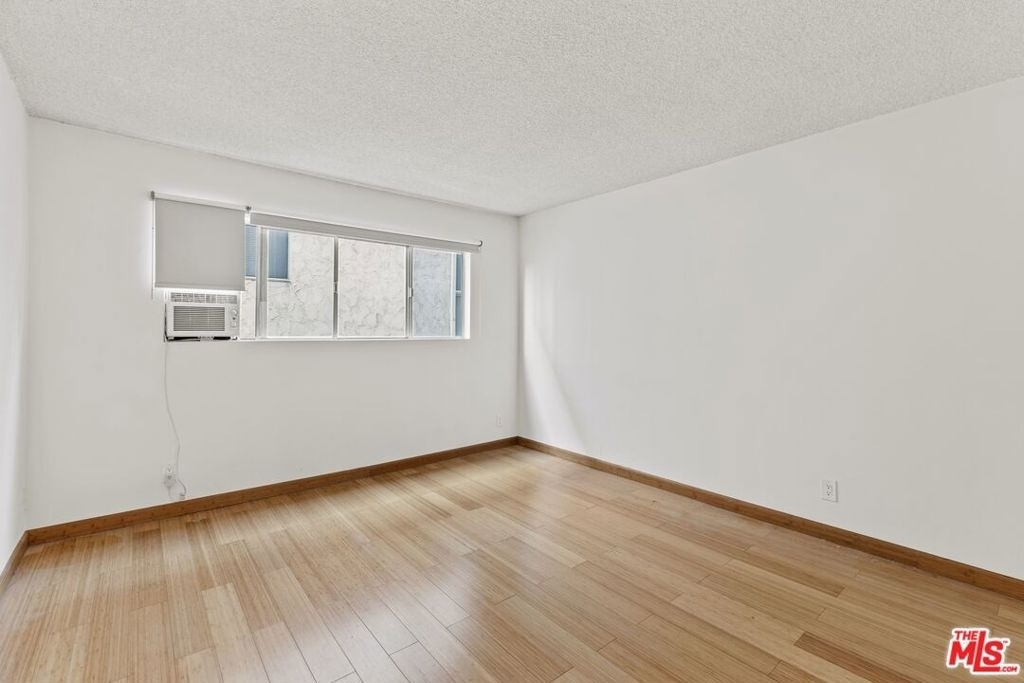 1033 6th Street - Photo 14