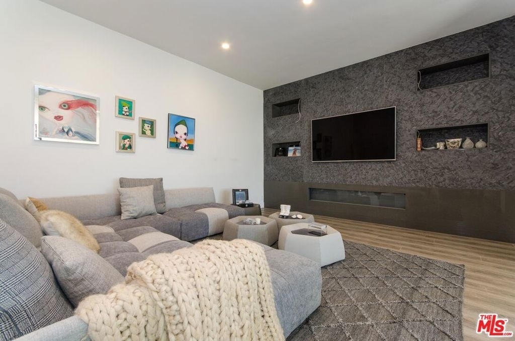 510 Leslie Lane - Photo 1