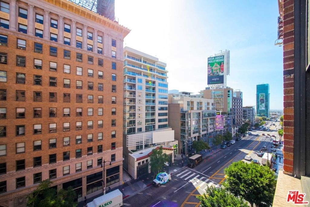 1645 N Vine Street - Photo 30