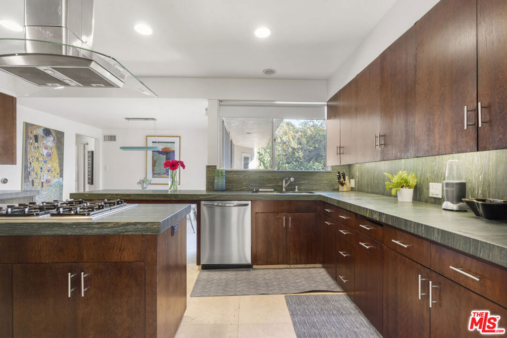 510 Leslie Lane - Photo 10