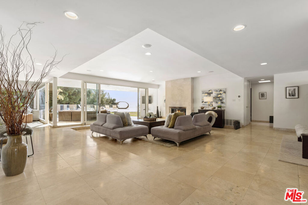 510 Leslie Lane - Photo 5