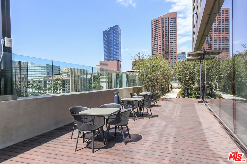 889 S Francisco Street - Photo 23