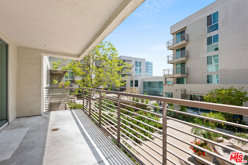 267 S San Pedro Street - Photo 0