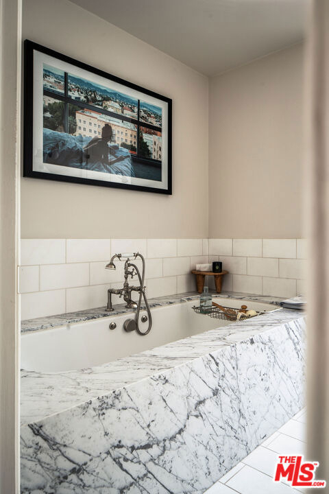 1424 N Crescent Heights Boulevard - Photo 15