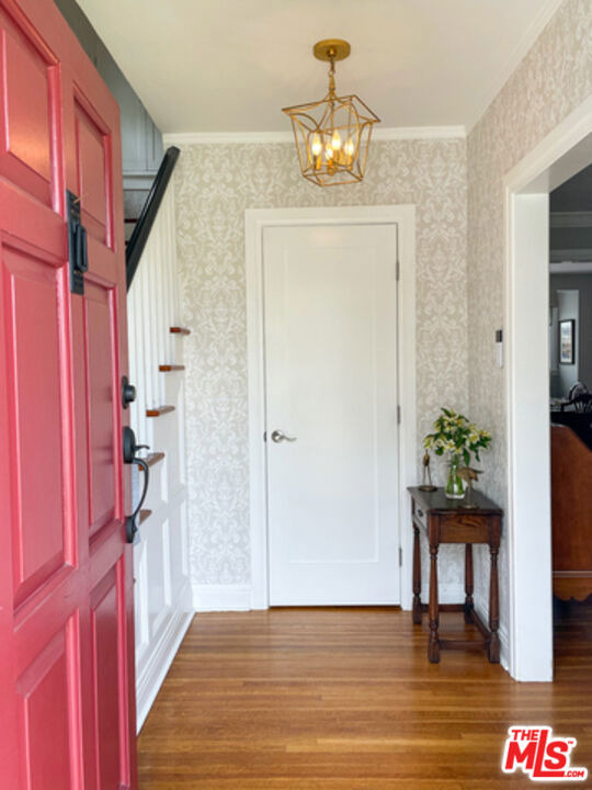934 S Dunsmuir Avenue - Photo 0