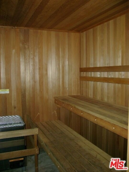 6708 Hillpark Drive - Photo 32
