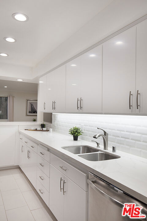 6708 Hillpark Drive - Photo 5