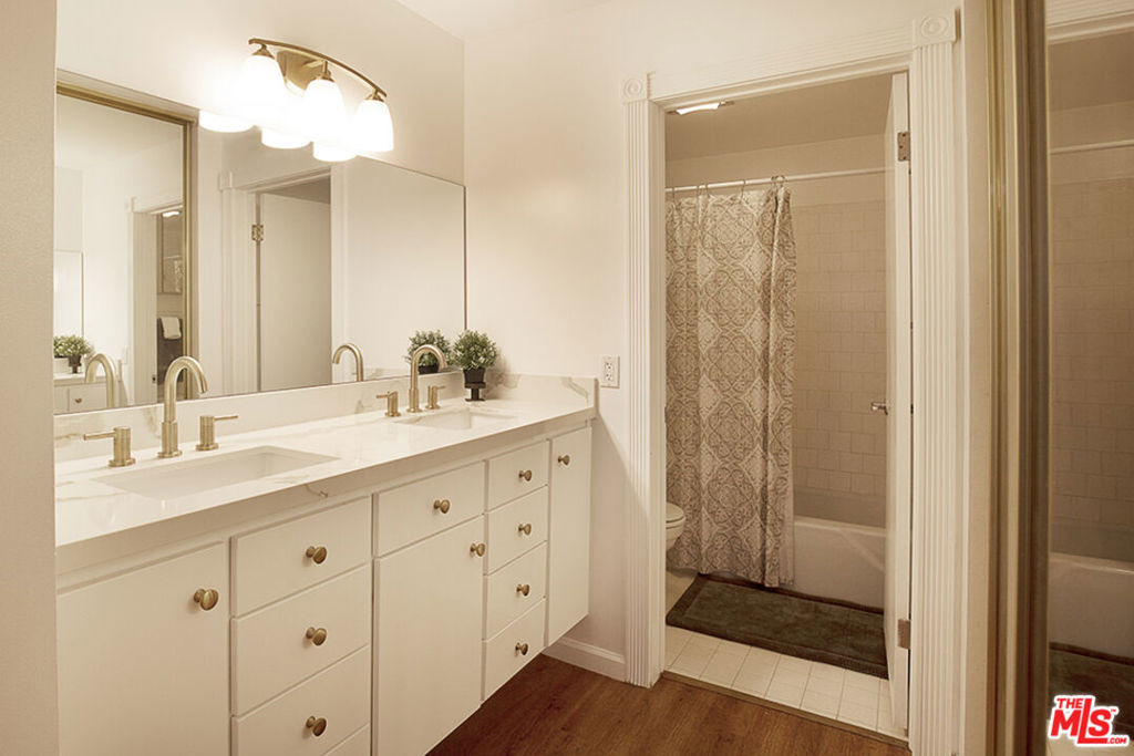 6708 Hillpark Drive - Photo 9