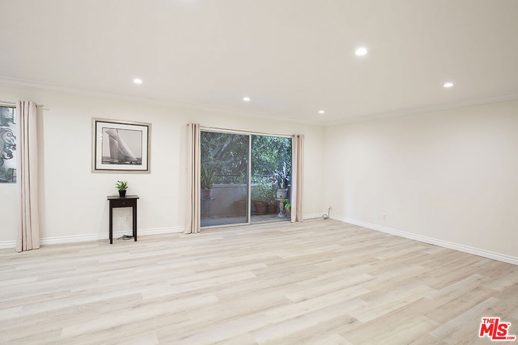 6708 Hillpark Drive - Photo 2
