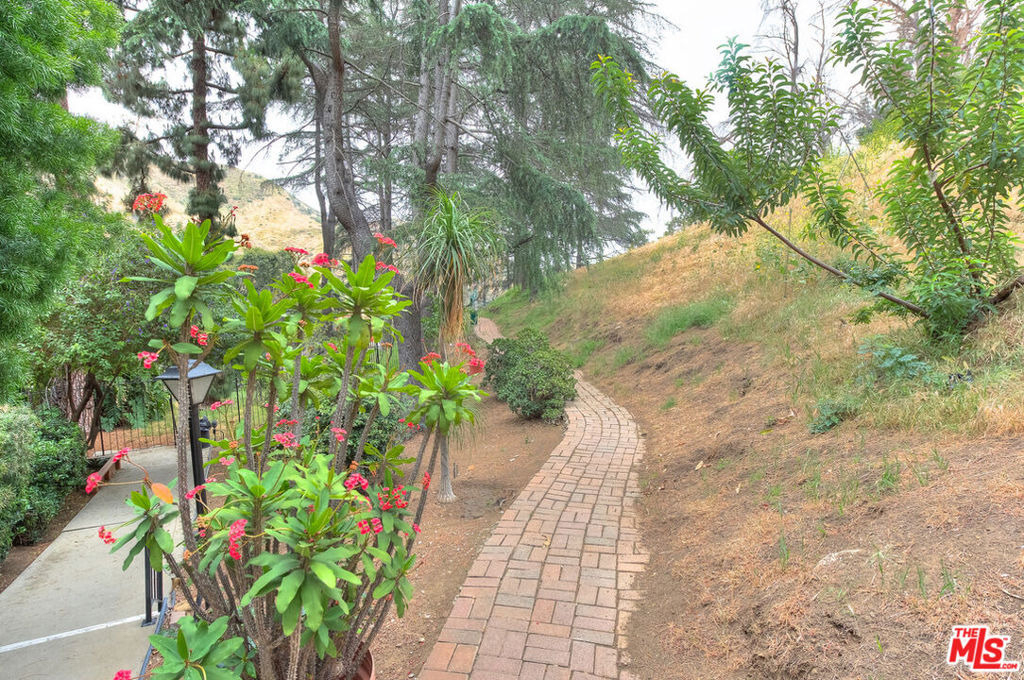 6708 Hillpark Drive - Photo 36