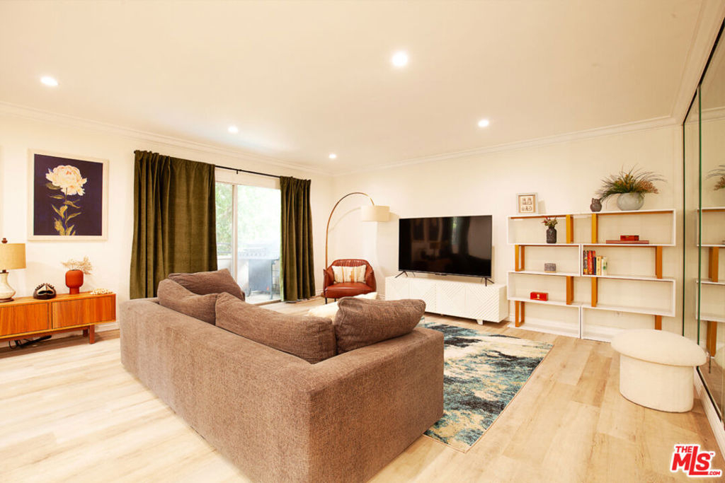 6708 Hillpark Drive - Photo 12