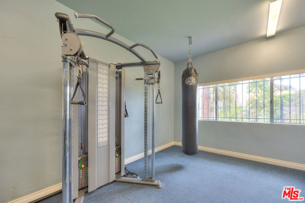 6708 Hillpark Drive - Photo 34