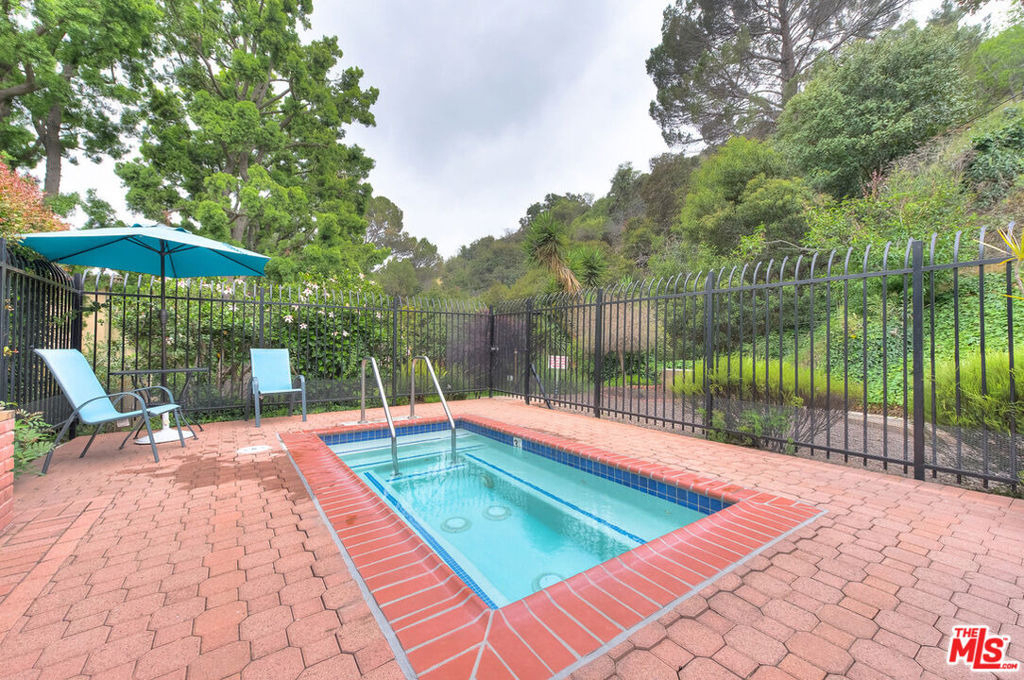 6708 Hillpark Drive - Photo 23