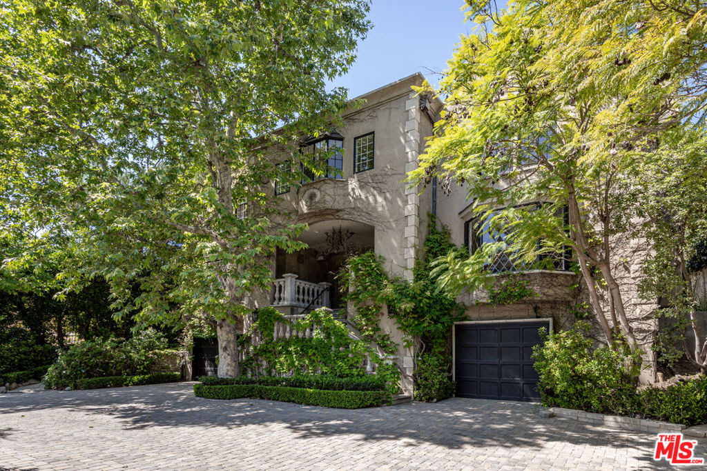 353 N Gunston Drive - Photo 0