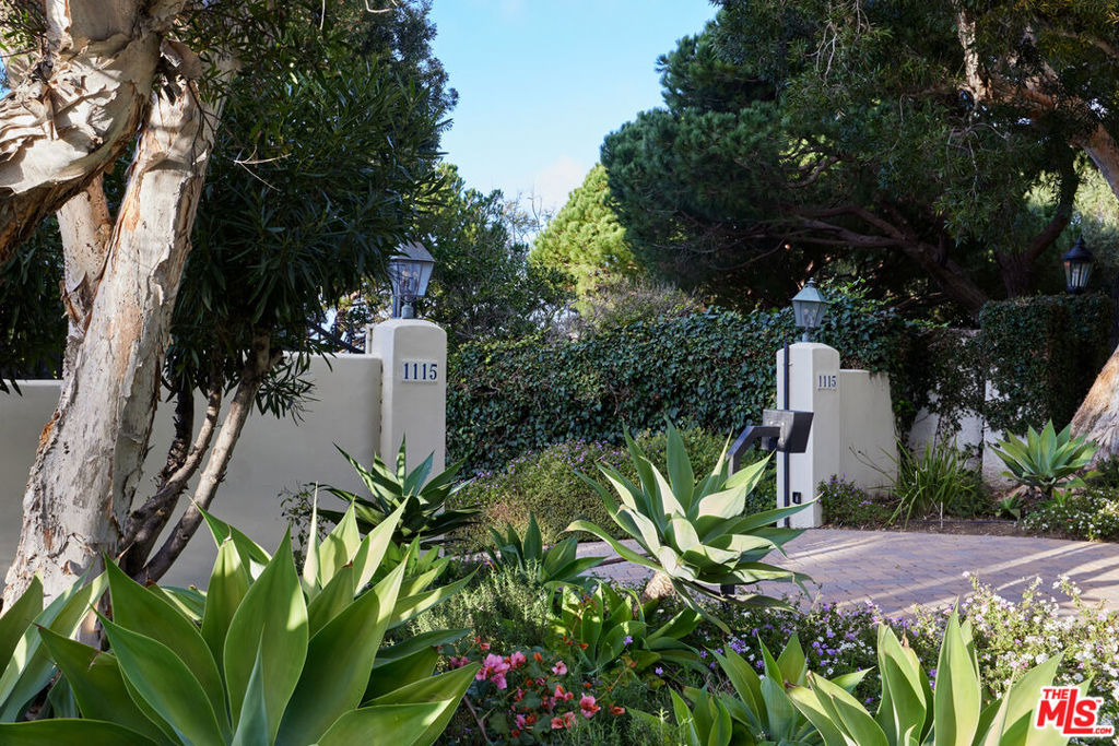 1115 W Palos Verdes Drive - Photo 1