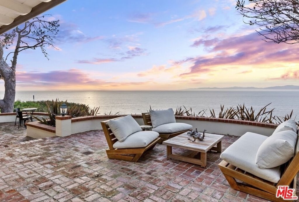 1115 W Palos Verdes Drive - Photo 0