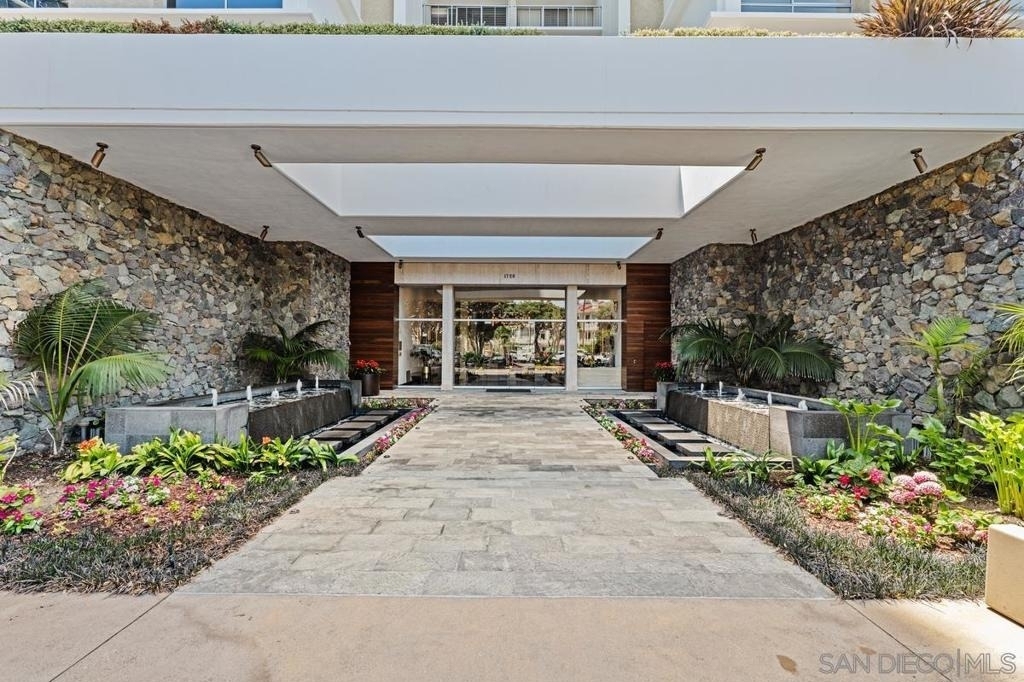 1720 Avenida Del Mundo - Photo 32
