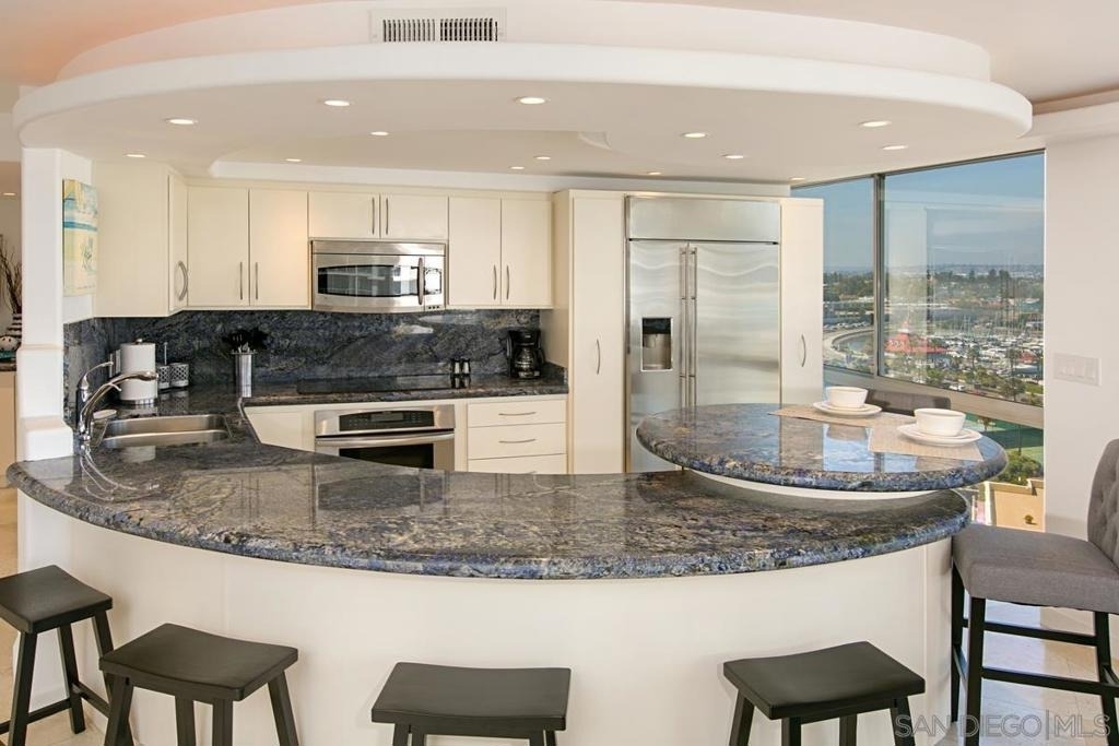 1760 Avenida Del Mundo - Photo 4