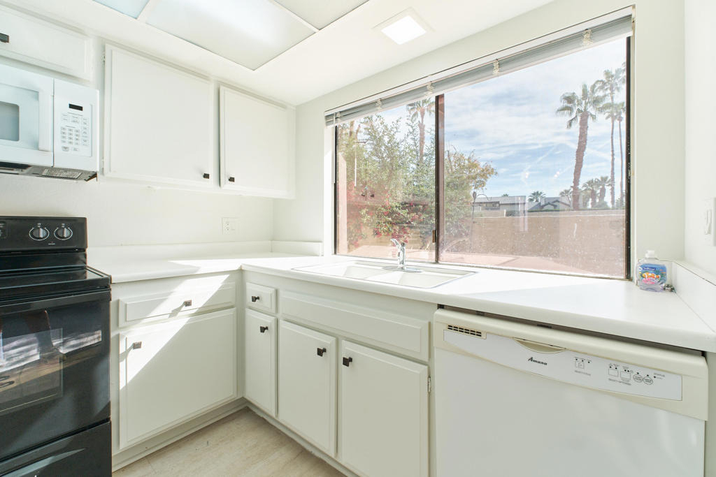 2420 Los Coyotes Drive - Photo 39